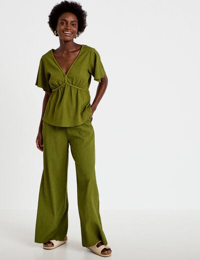 Blouse pliss&eacute;e col v manches courtes vert kaki femme