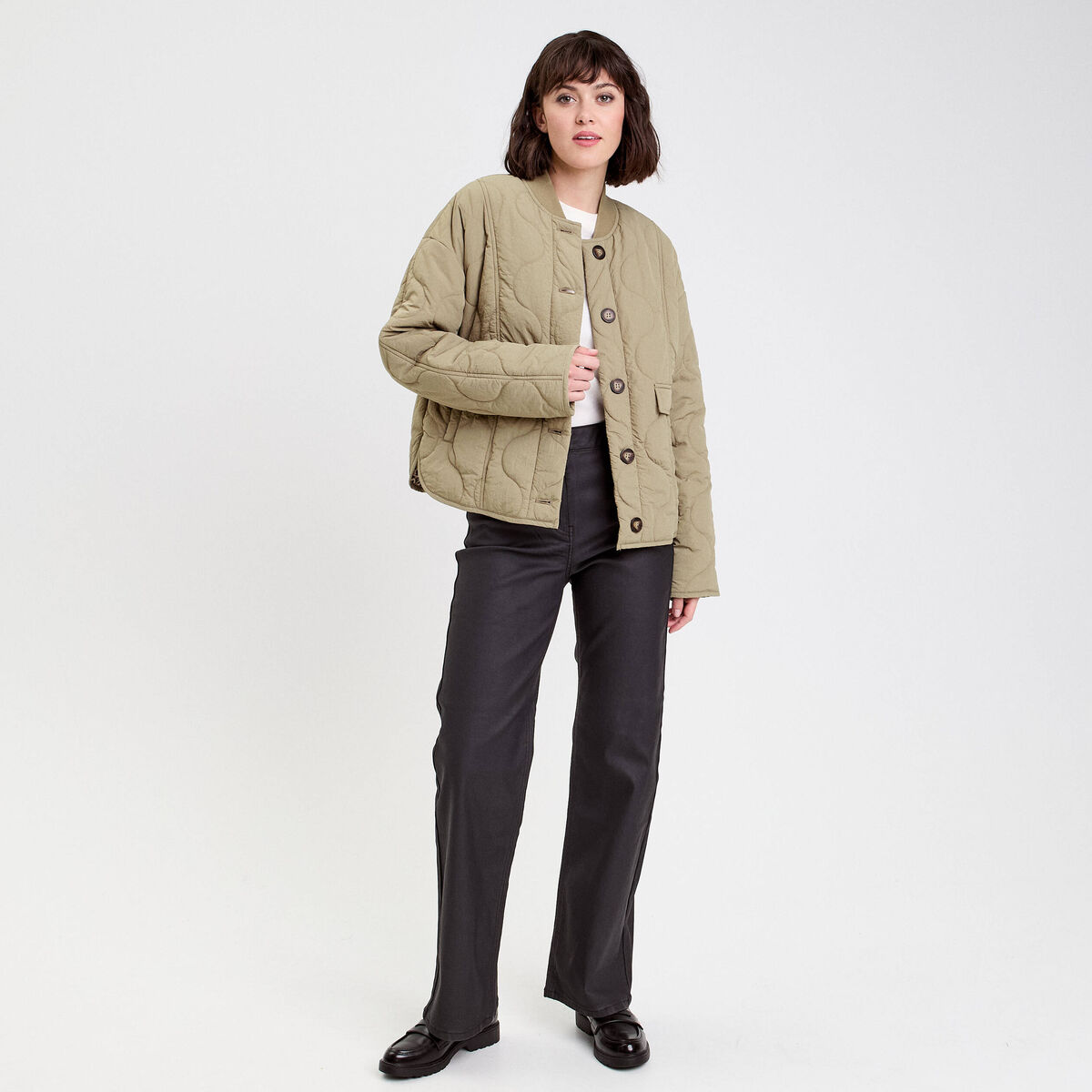 Pantalon droit enduit denim noir enduit femme