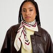 Foulard satin&eacute; soyeux ecru femme