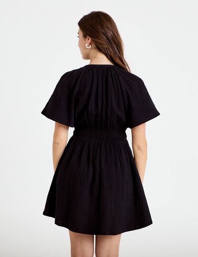 Robe courte &eacute;vas&eacute;e manches courtes noir femme