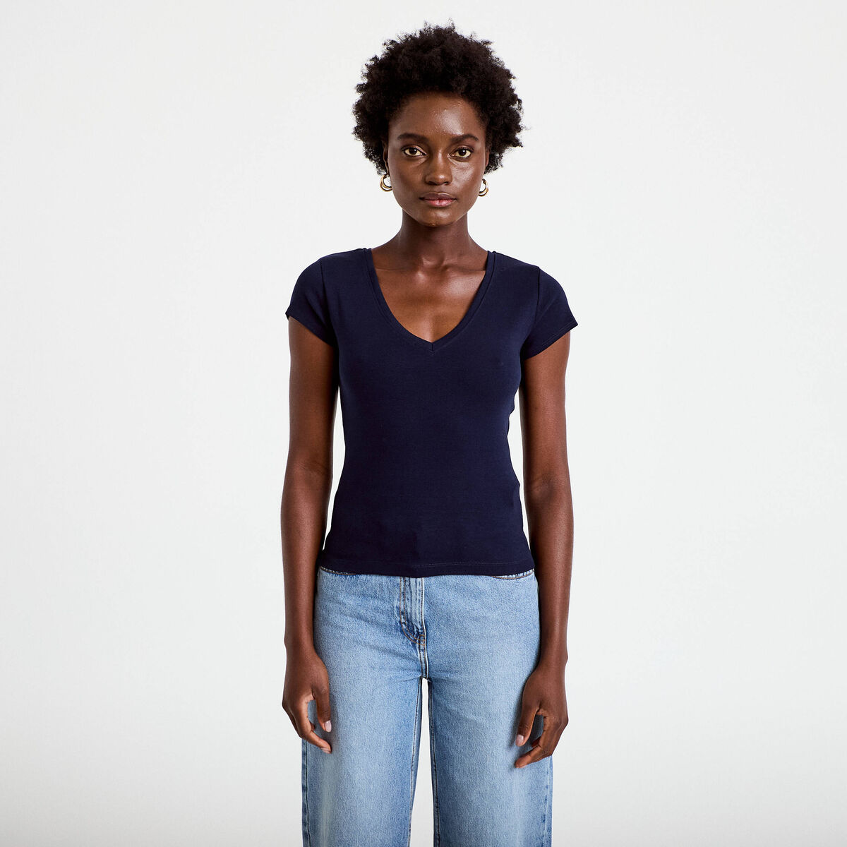 T-shirt ajust&eacute; col v manches courtes bleu marine femme