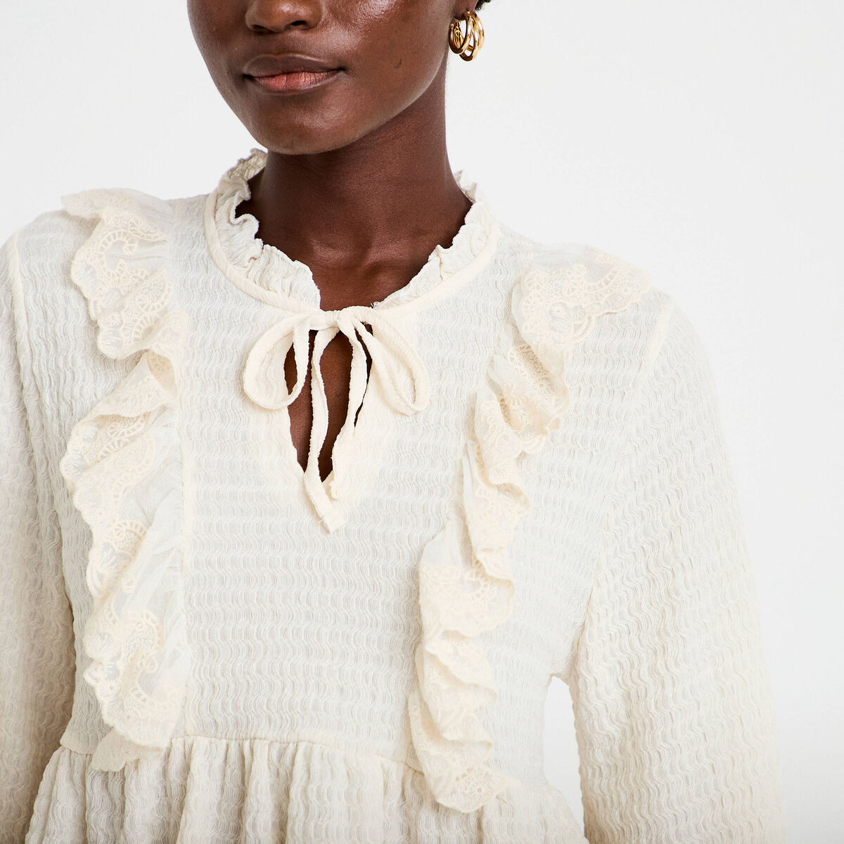 Blouse droite pliss&eacute;e col montant ecru femme