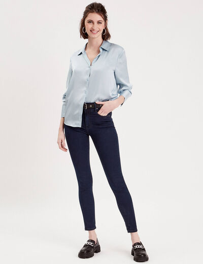 Chemise satin&eacute;e bleu clair femme