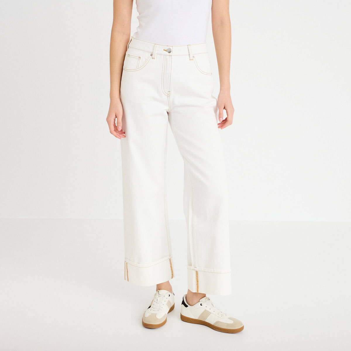 Jeans droit &agrave; revers denim blanc femme