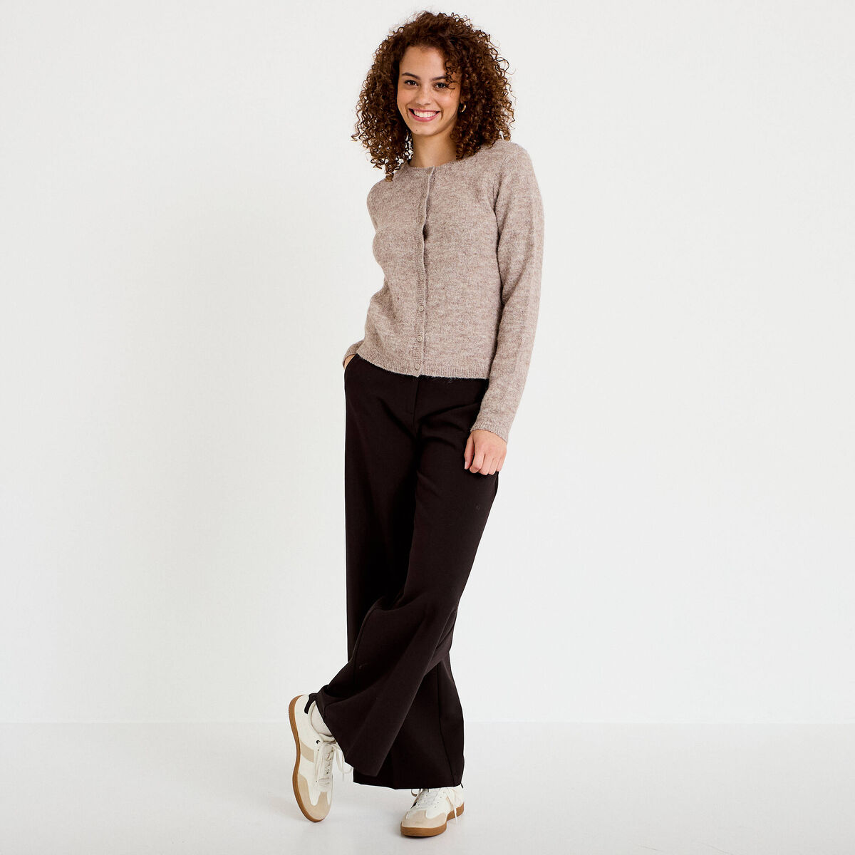 Gilet col rond manches longues taupe femme