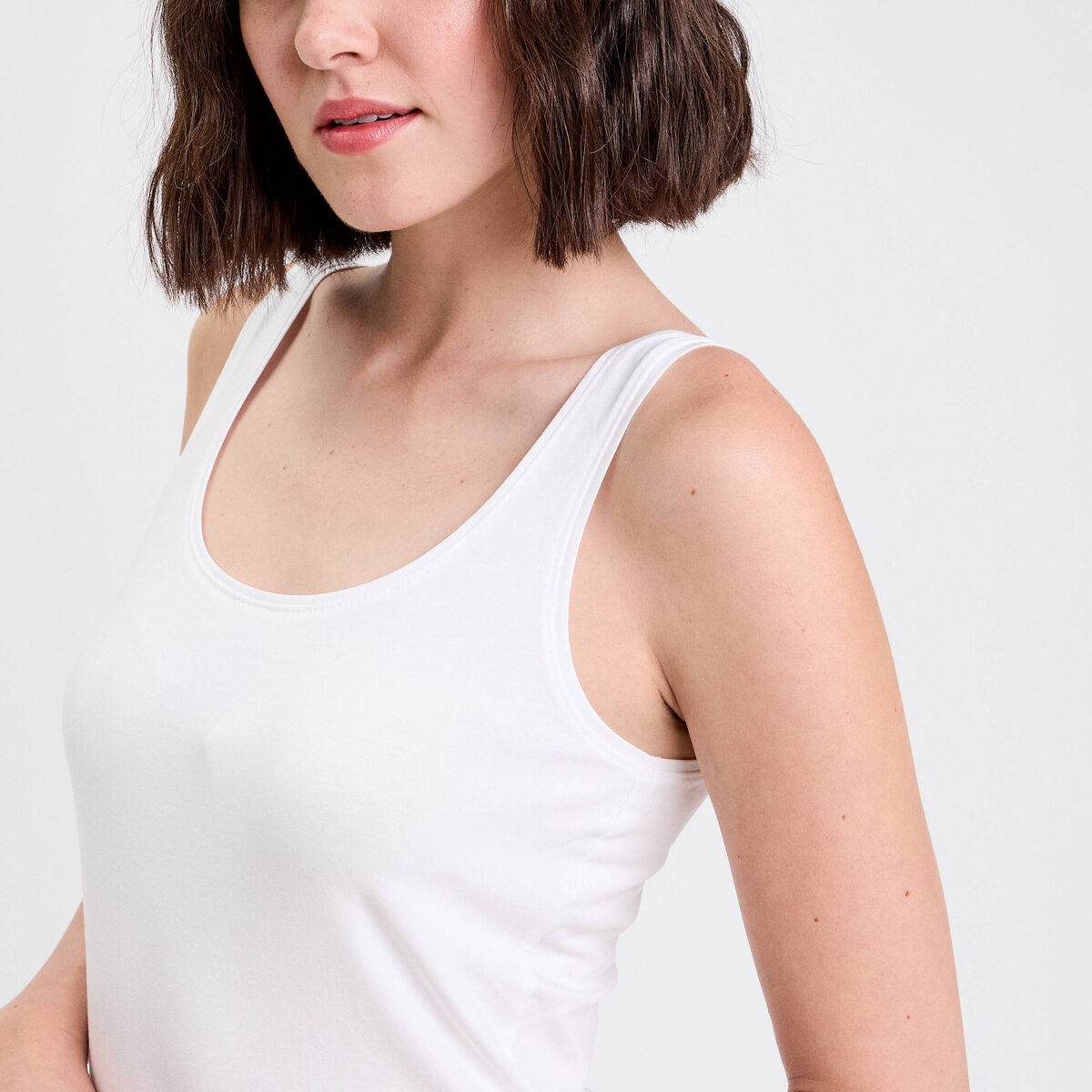 D&eacute;bardeur bretelles larges blanc femme