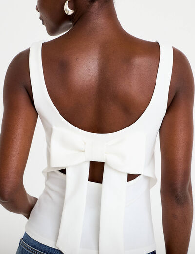 Top cintr&eacute; sans manches col carr&eacute; ecru femme