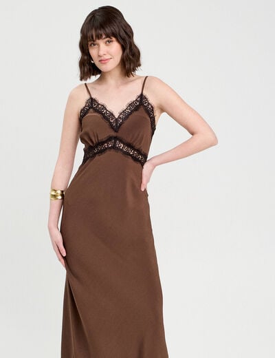 Robe longue ajust&eacute;e dentelle marron fonc&eacute; femme