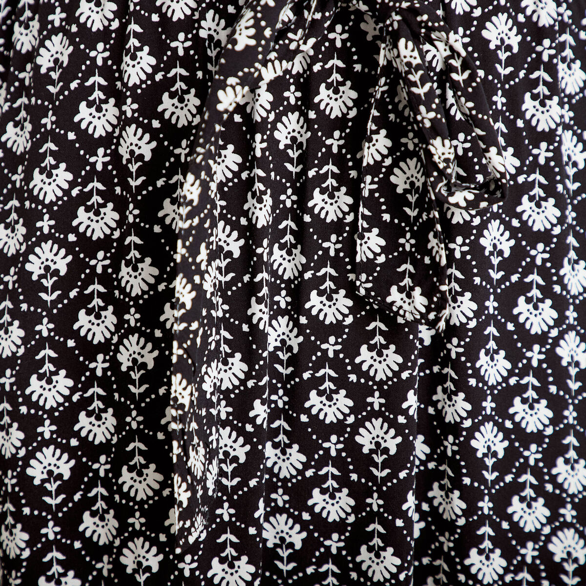 Robe bi-mati&egrave;re cintr&eacute;e noir femme