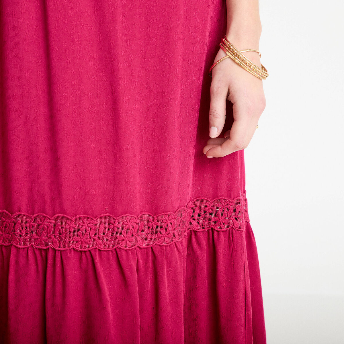Robe longue &eacute;vas&eacute;e col v manches courtes rouge femme