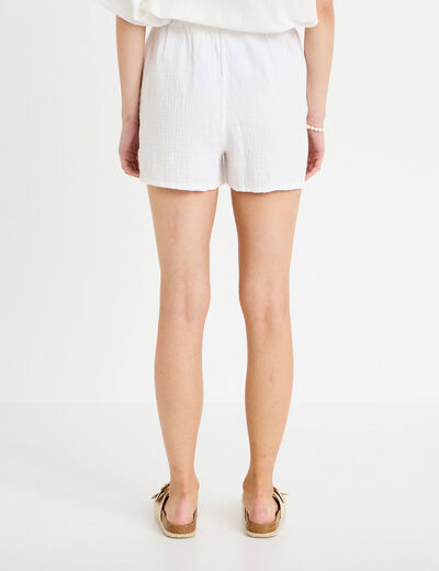 Short pliss&eacute; blanc femme