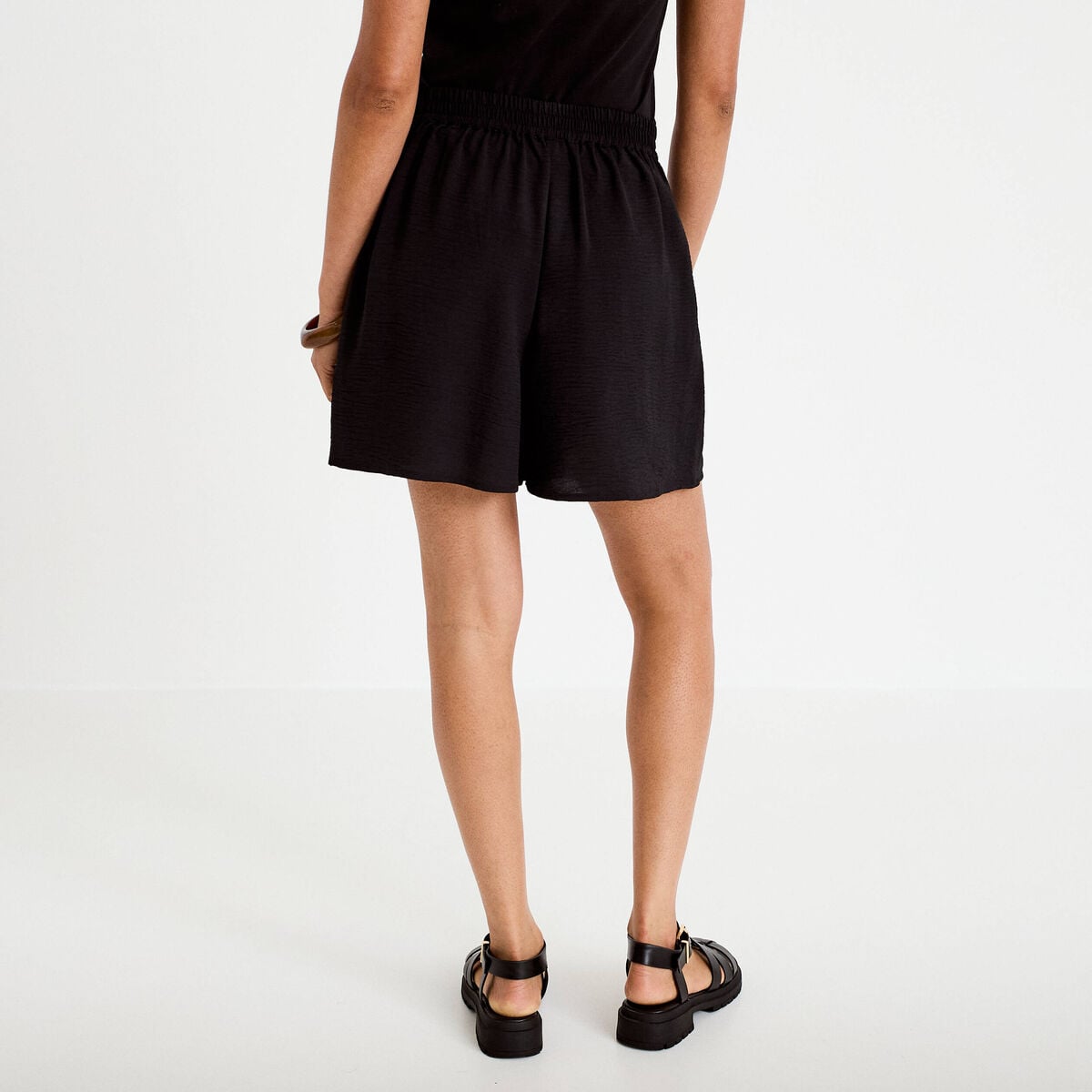 Jupe-short &eacute;vas&eacute;e courte noir femme