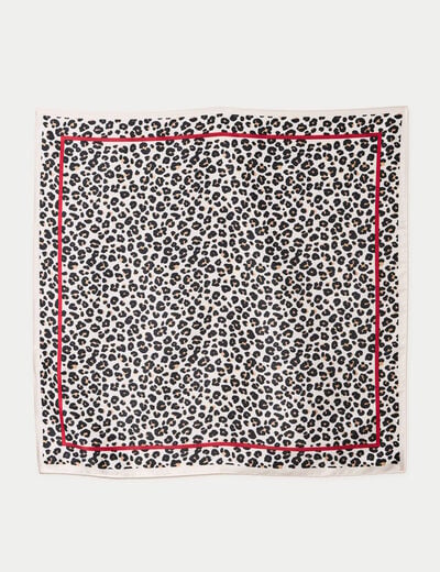 Foulard carr&eacute; satin ecru femme