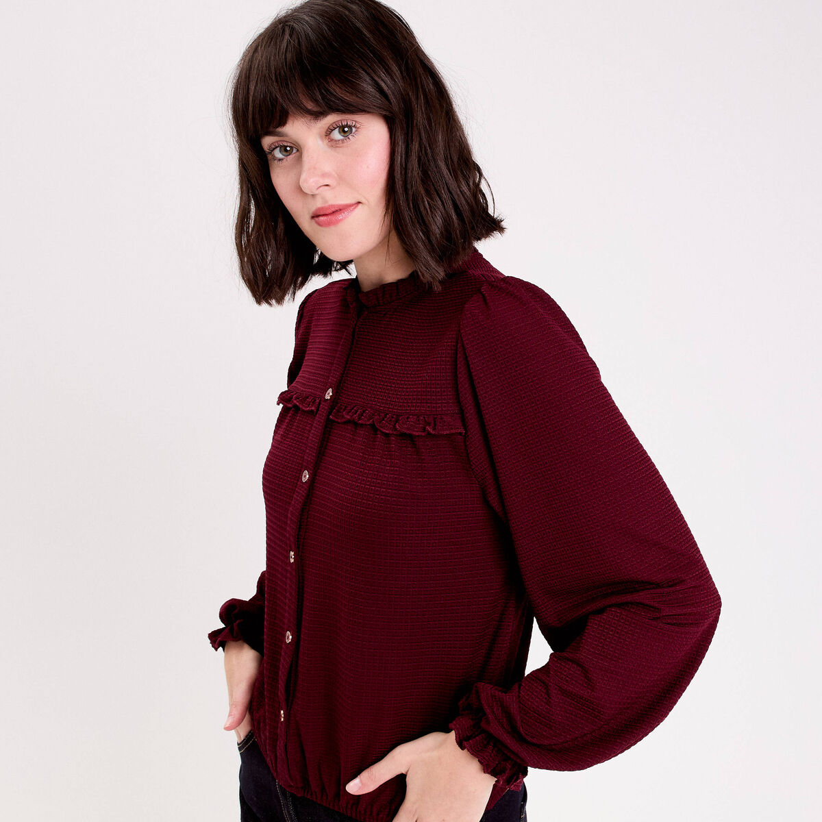 Blouse d&eacute;tails volants violet fonc&eacute; femme