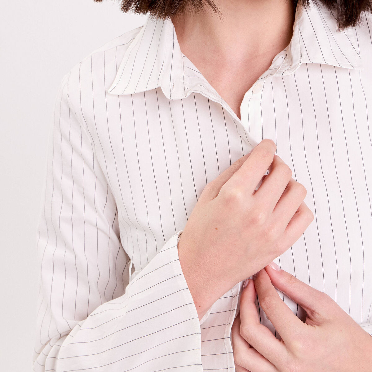 Chemise cintr&eacute;e manches longues blanc femme