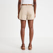 Short chino ceintur&eacute; beige femme