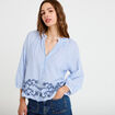Blouse col v manches 3/4 brod&eacute;e bleu marine femme