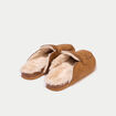 Chaussons aspect daim camel femme