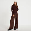 T-shirt ajust&eacute; col rond manches longues marron fonc&eacute; femme