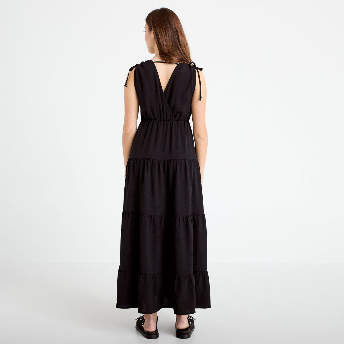 Robe longue &eacute;vas&eacute;e col V noir femme
