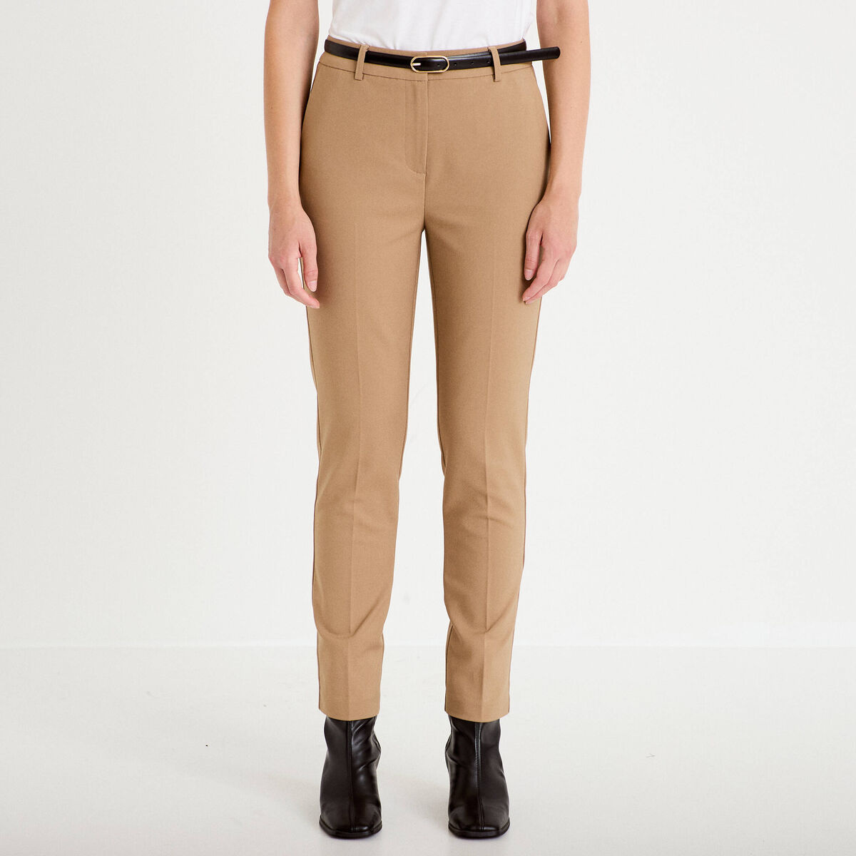 Pantalon cigarette ceintur&eacute; beige femme