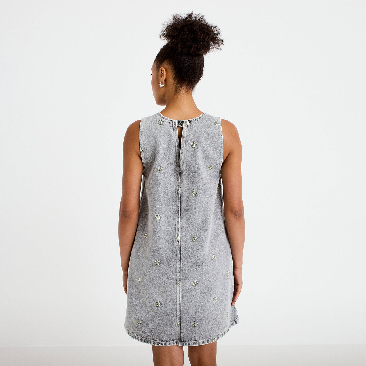 Robe courte &eacute;vas&eacute;e en jean sans manches denim gris femme