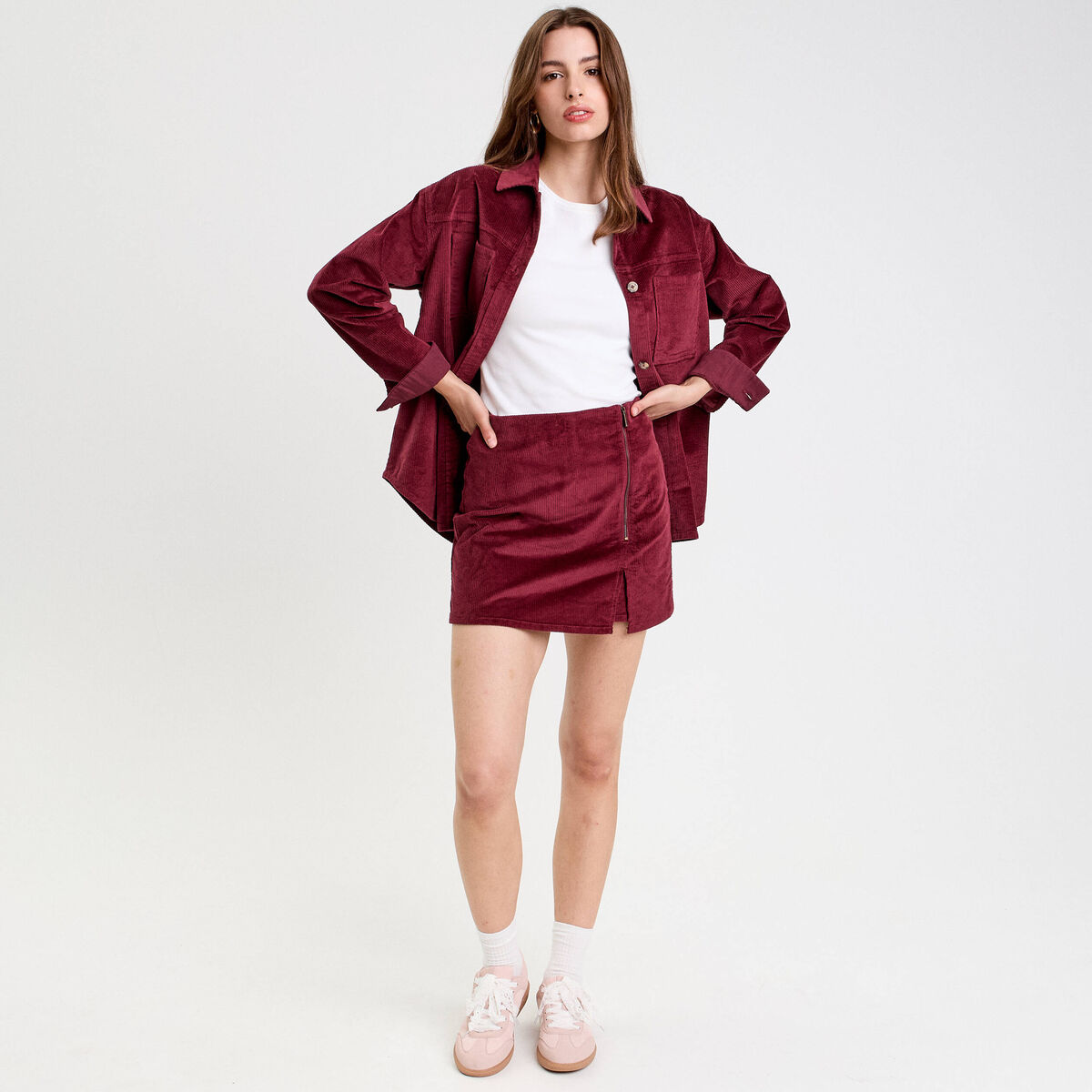 Jupe-short en velours bordeaux femme