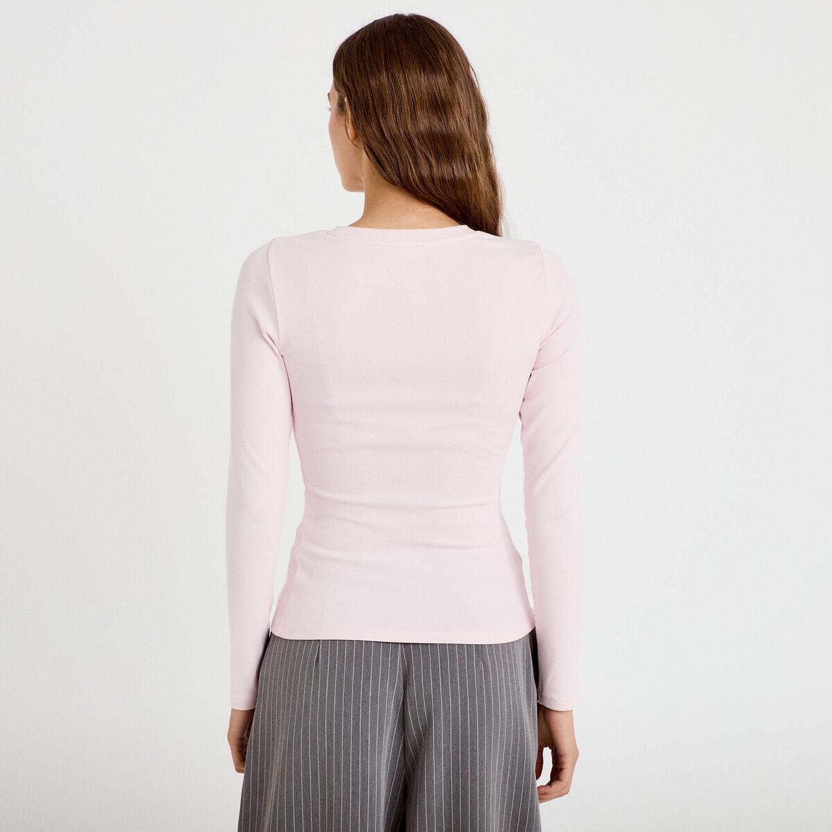 T-shirt cintr&eacute; col rond manches longues rose clair femme