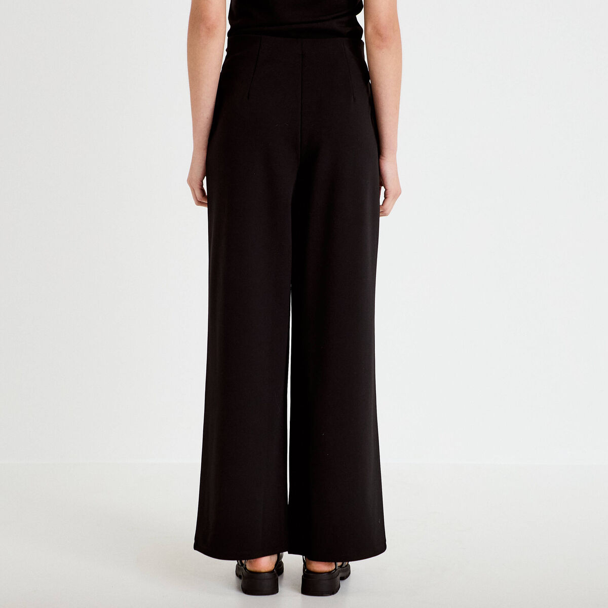 Pantalon large avec ceinture &agrave; bijou noir femme