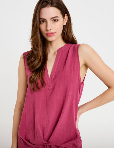 Blouse sans manches col tunisien pliss&eacute; prune femme