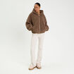 Veste bas resserr&eacute; &agrave; capuche marron femme