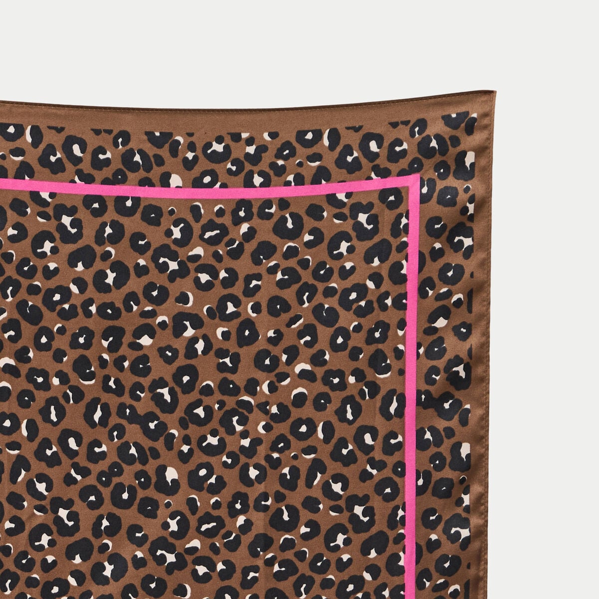 Foulard carr&eacute; satin taupe femme