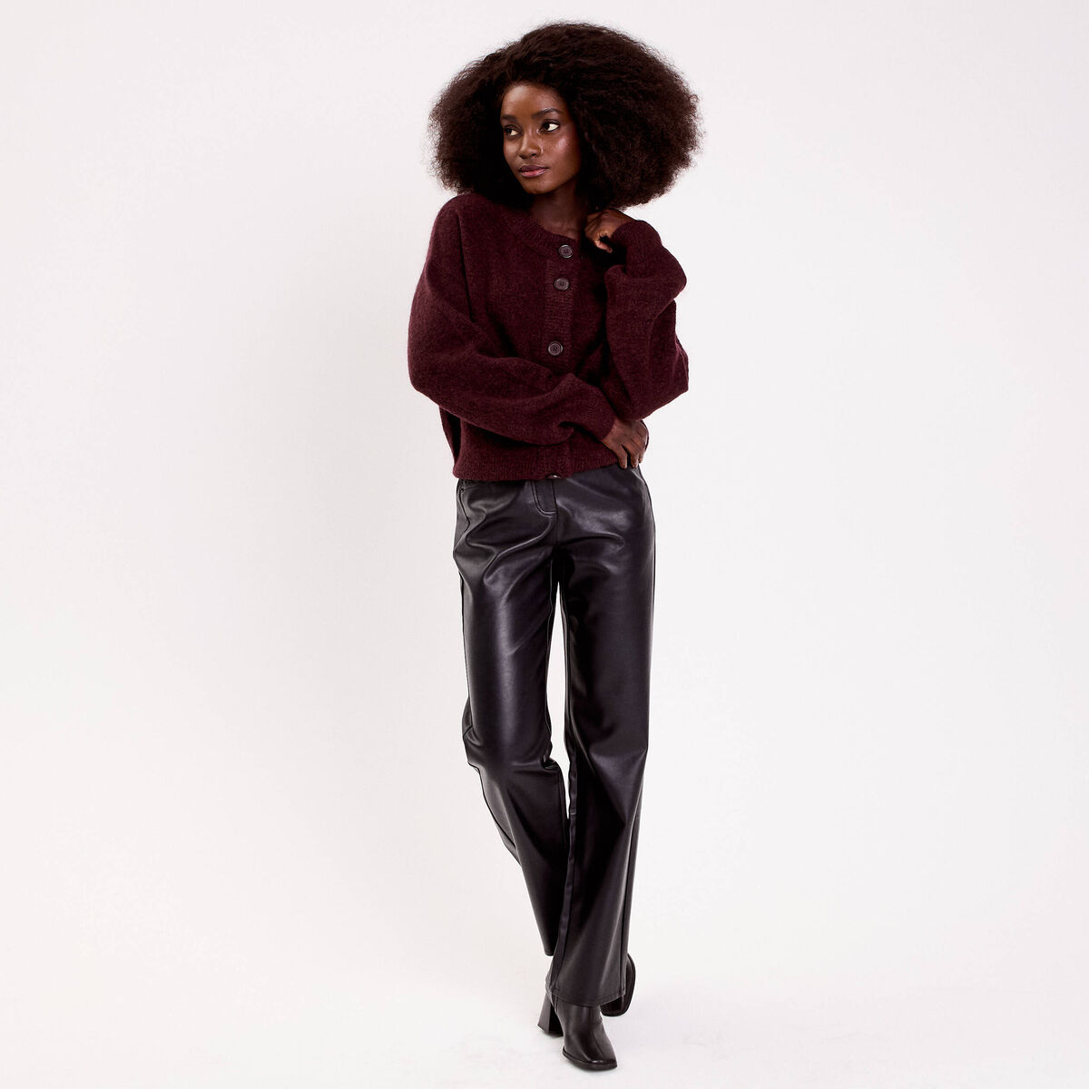 Gilet boutonn&eacute; rouge fonc&eacute; femme