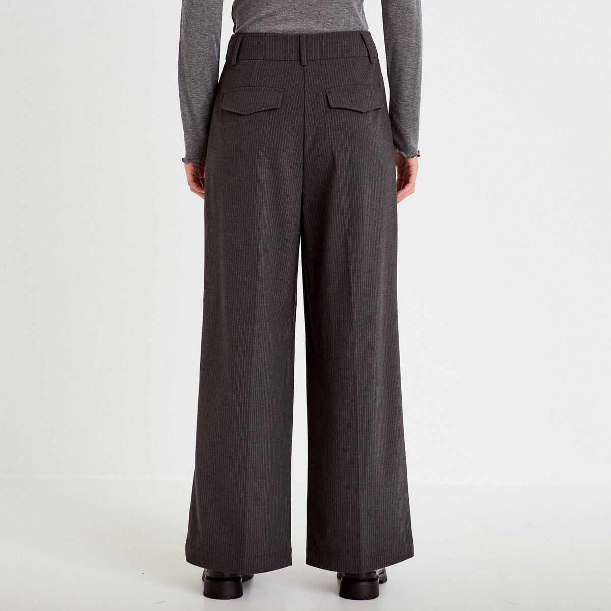 Pantalon large &agrave; pinces gris femme