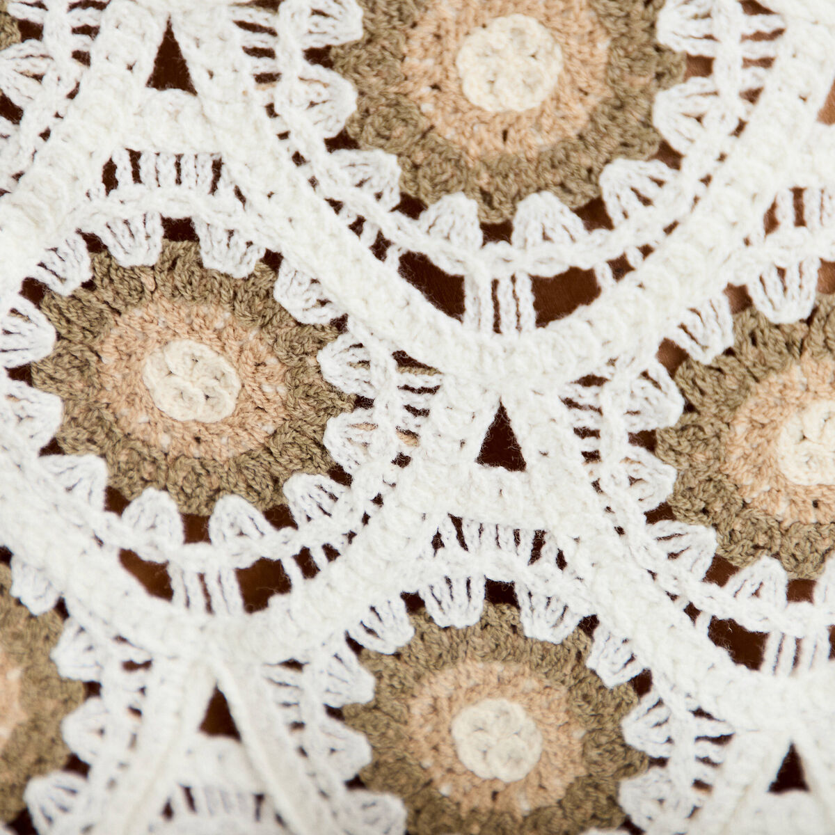 D&eacute;bardeur crochet boutons ecru femme
