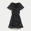 Robe courte &eacute;vas&eacute;e en dentelle col v noir femme