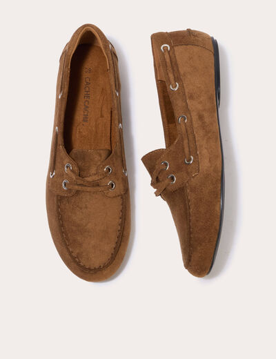 Chaussures bateau aspect daim beige femme