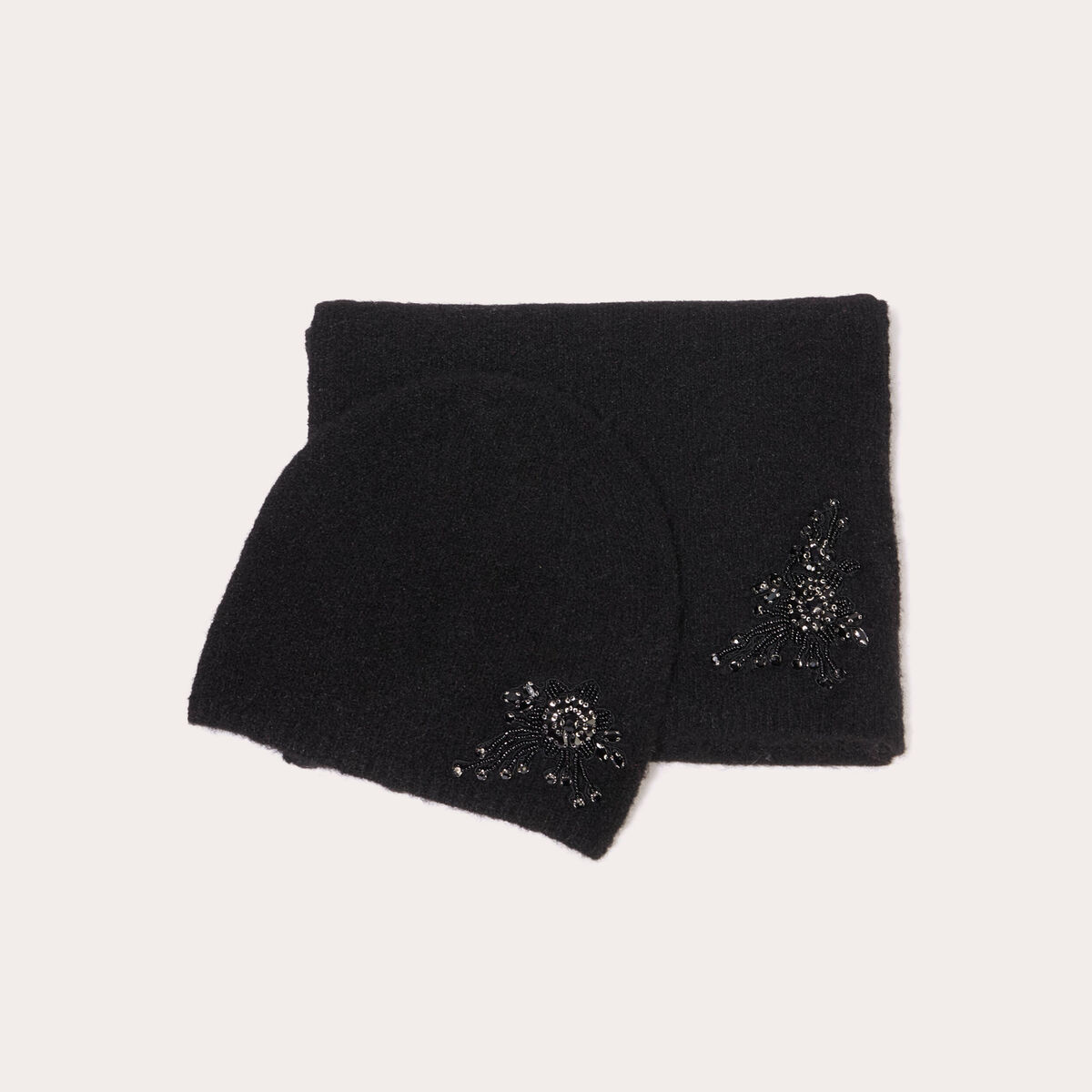 Ensemble bonnet et &eacute;charpe pr&ecirc;t &agrave; offrir noir femme