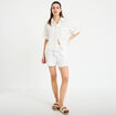 Short pliss&eacute; blanc femme