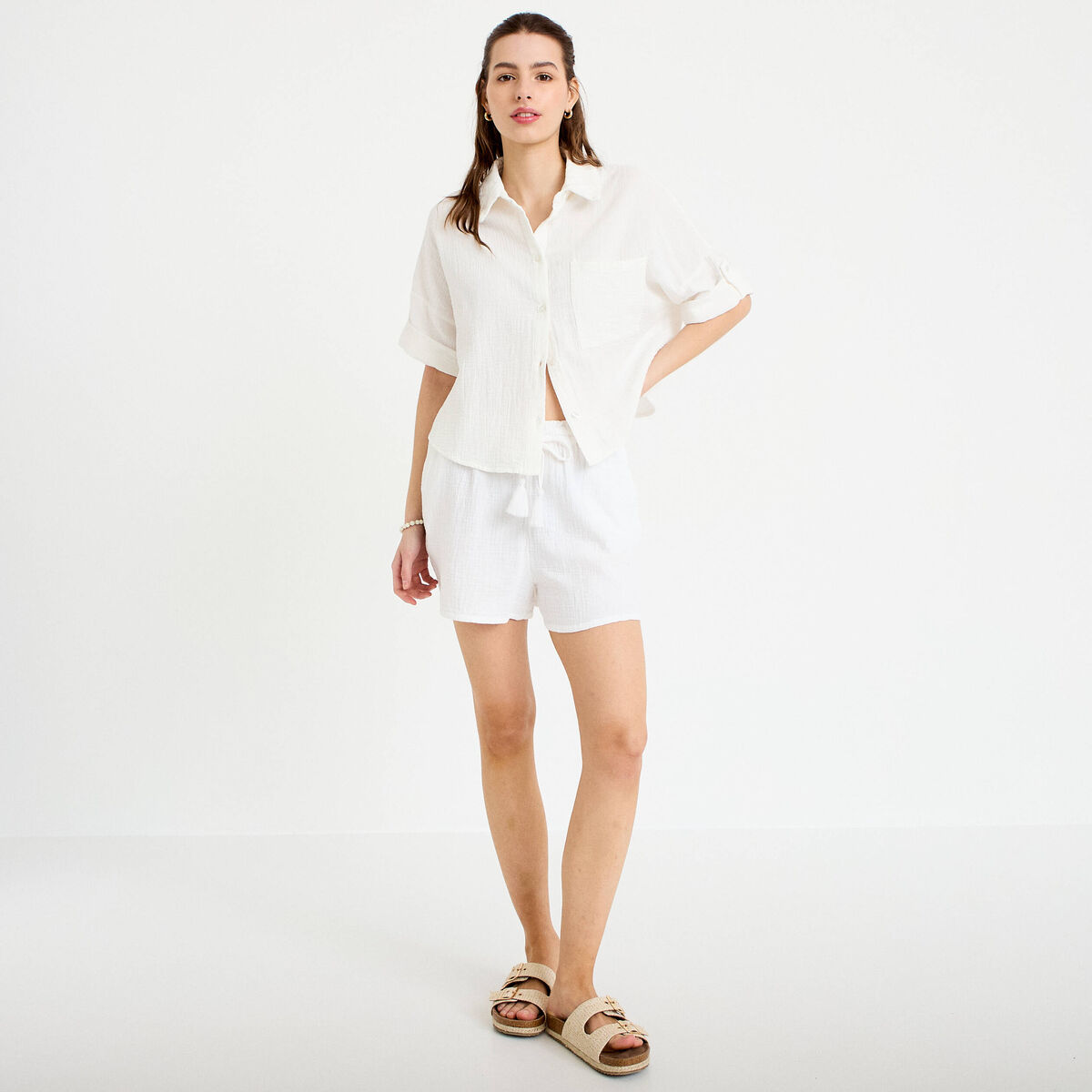 Short pliss&eacute; blanc femme