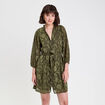 Robe chemise &eacute;vas&eacute;e ceintur&eacute;e vert kaki femme