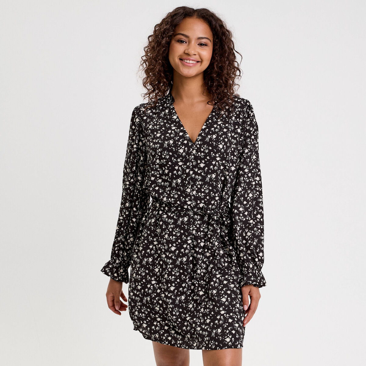 Robe droite ceintur&eacute;e blanc femme