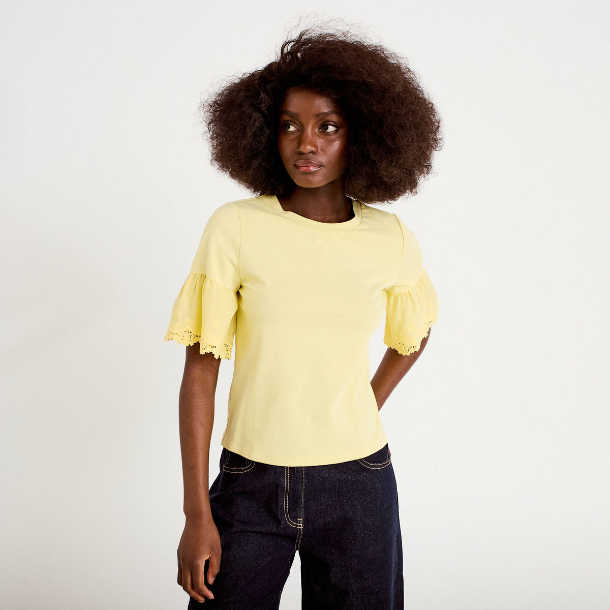 T-shirt broderie manches courtes jaune clair femme