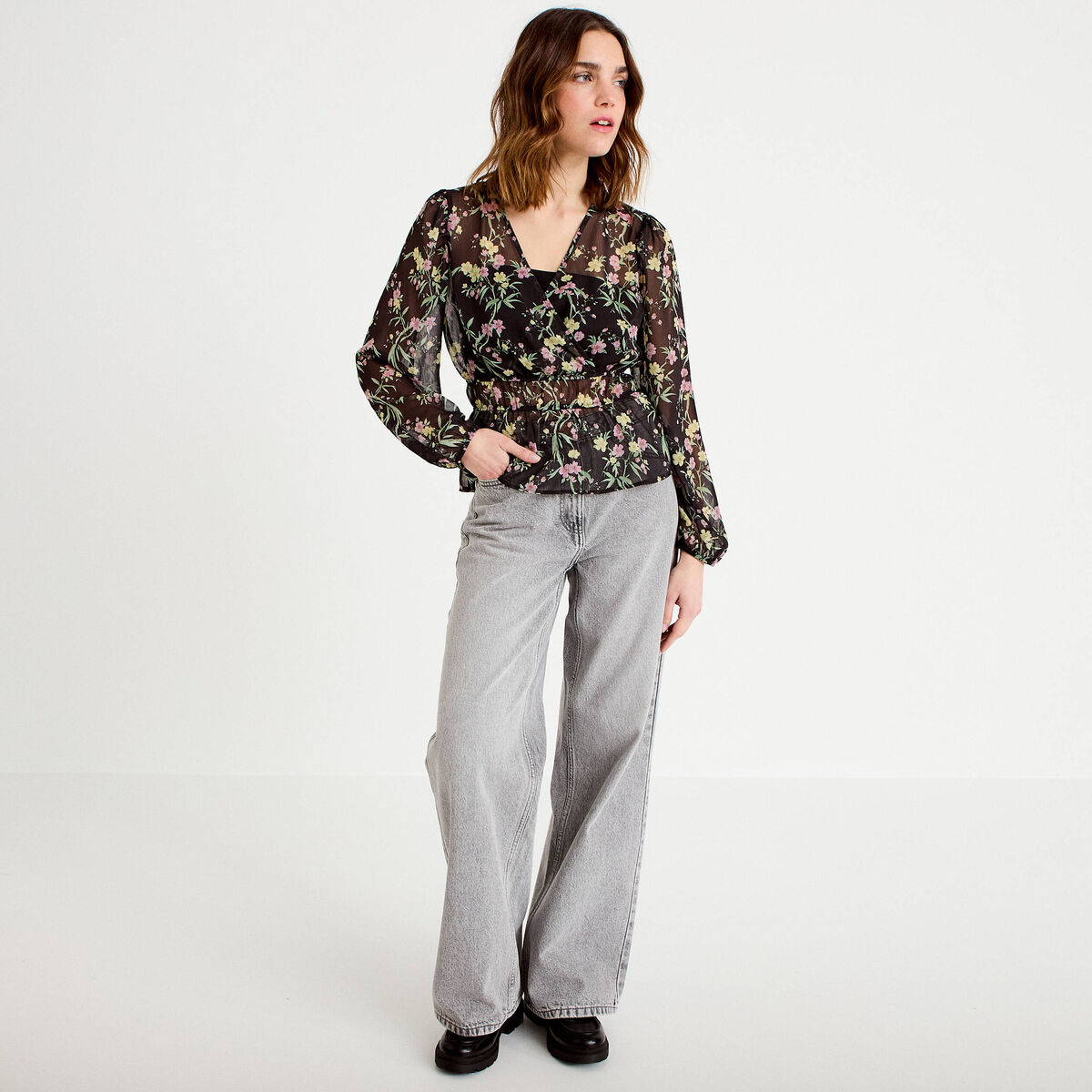 Blouse cintr&eacute;e col v manches longues noir femme
