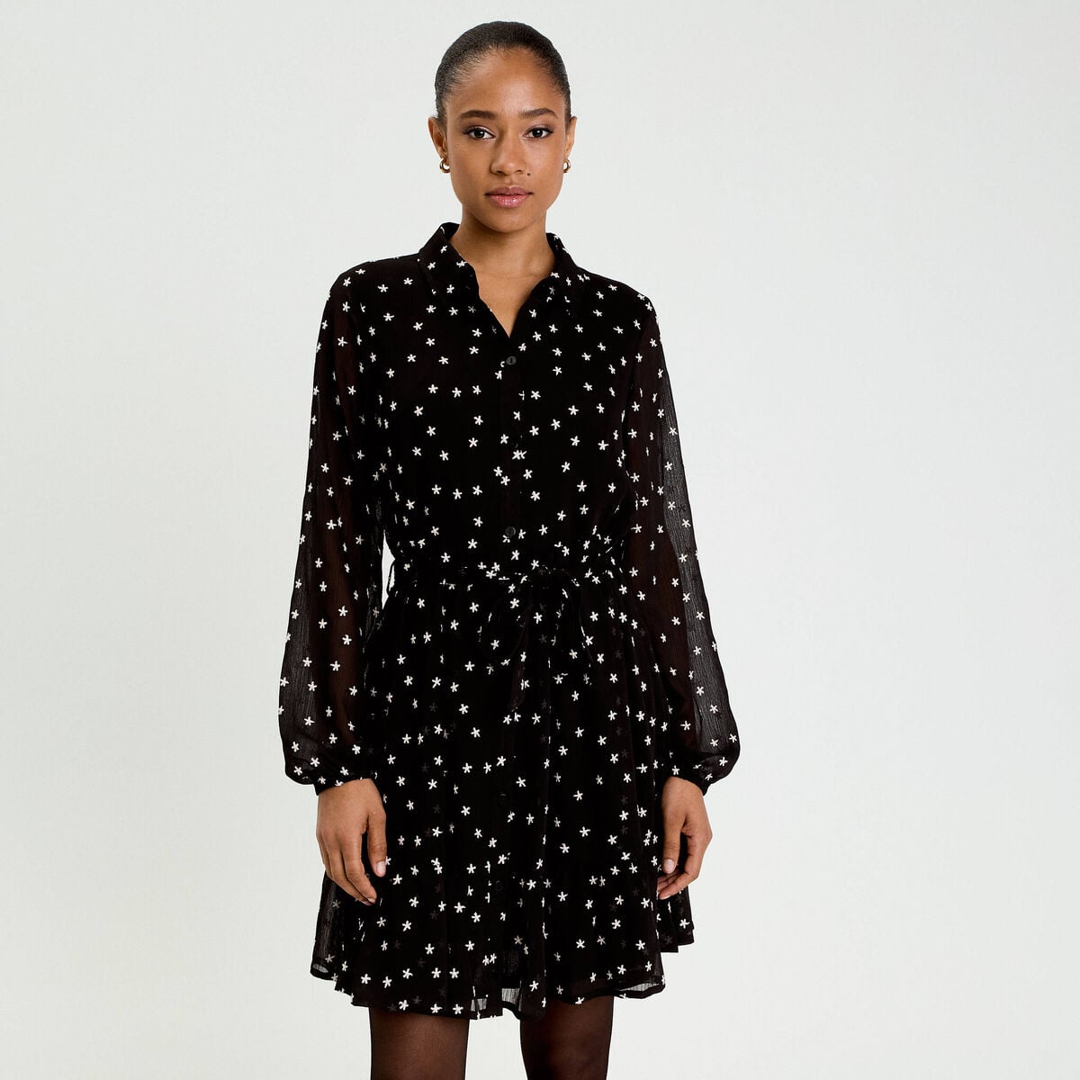 Robe brod&eacute;e &eacute;vas&eacute;e manches longues noir femme