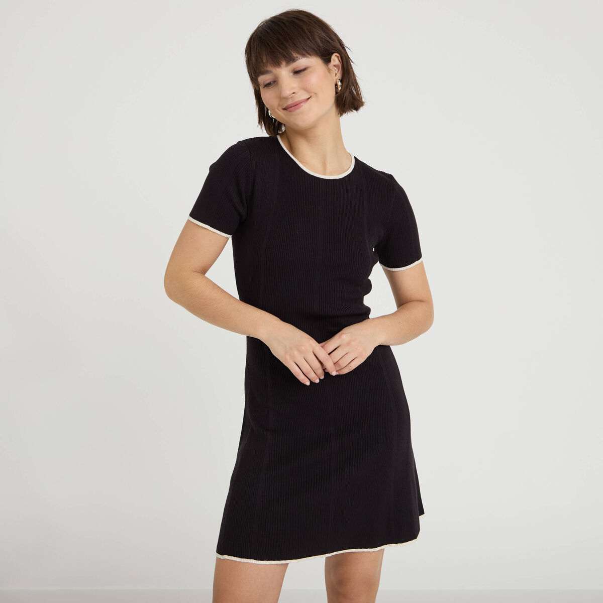Robe droite manches courtes noir femme