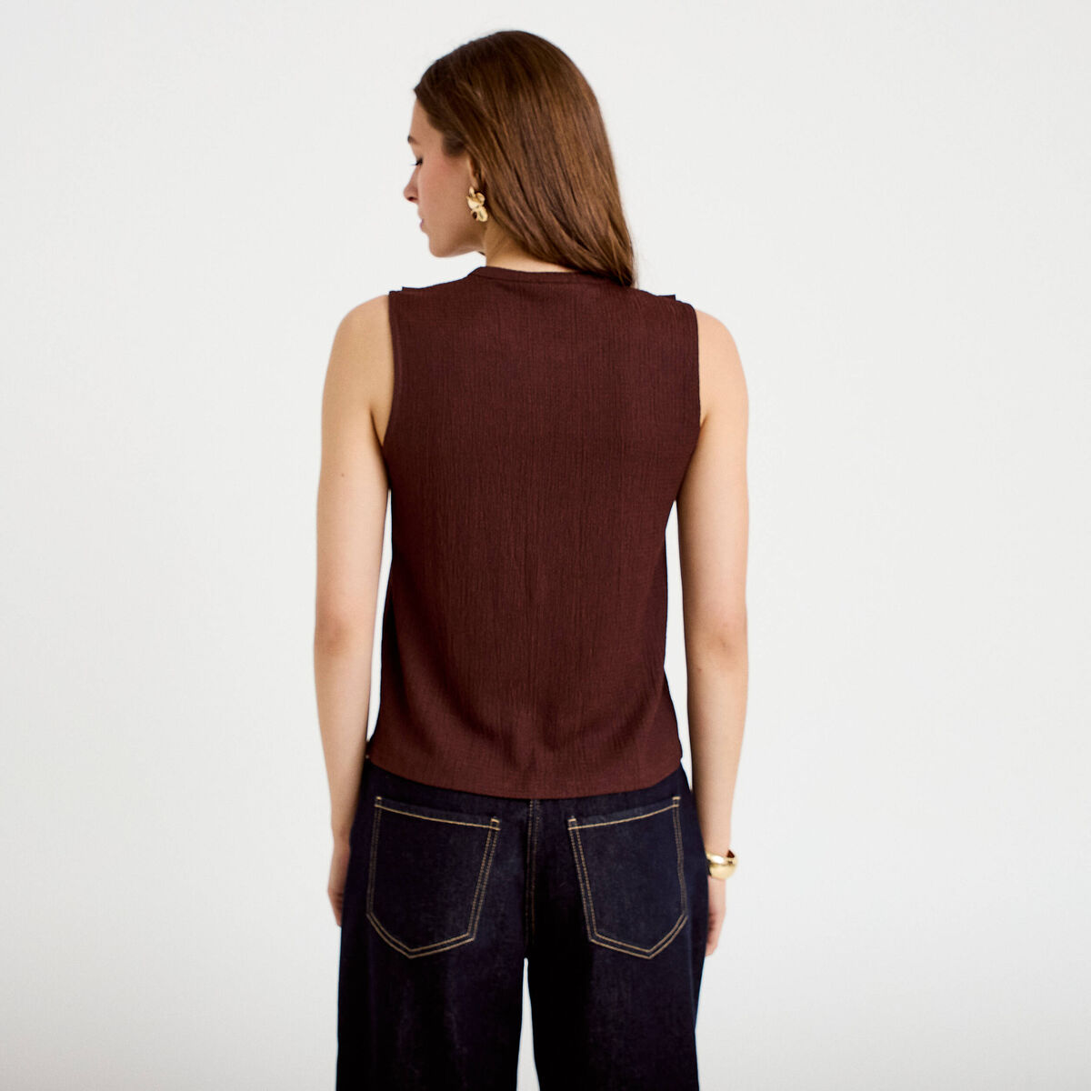 Top sans manches col v marron femme