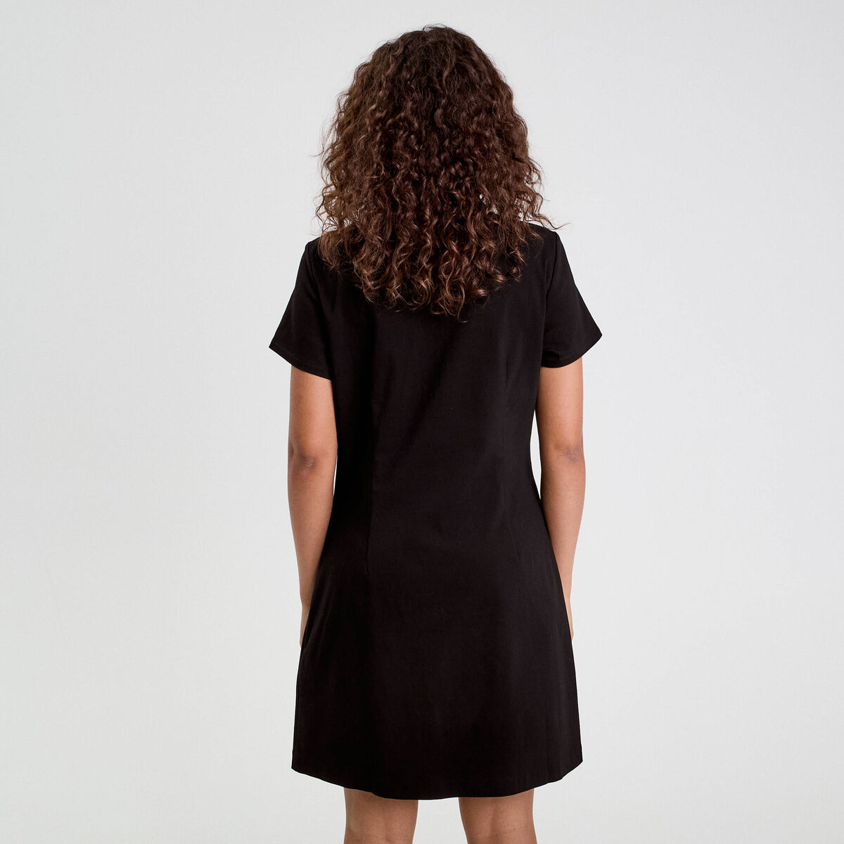 Robe droite boutonn&eacute;e noir femme