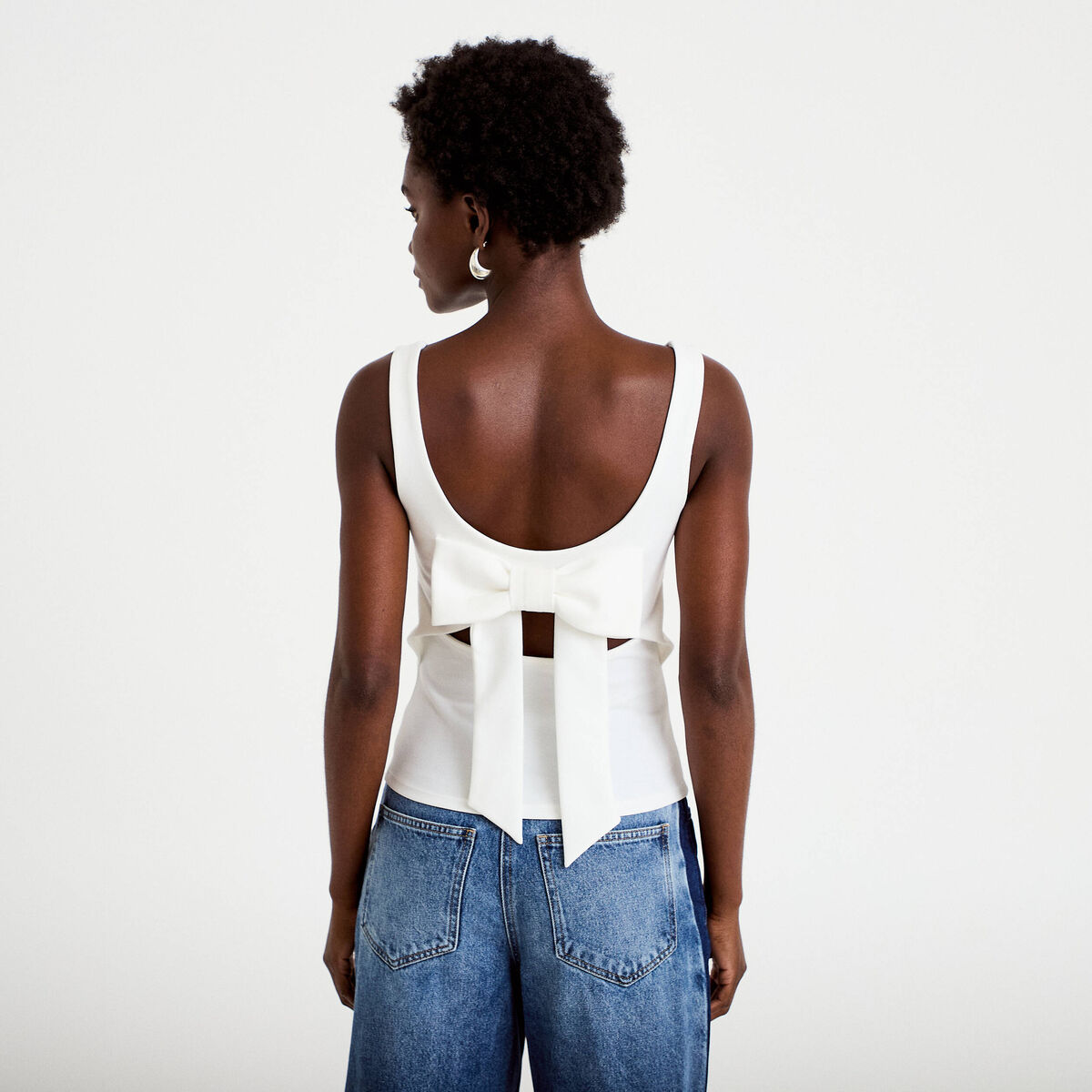 Top cintr&eacute; sans manches col carr&eacute; ecru femme