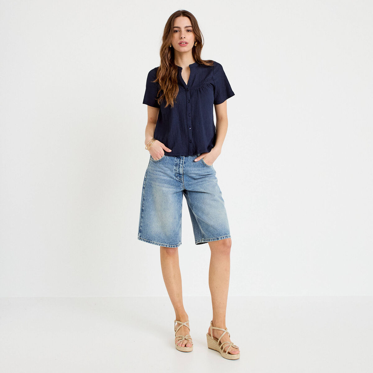 Blouse pliss&eacute;e col v manches courtes bleu fonc&eacute; femme